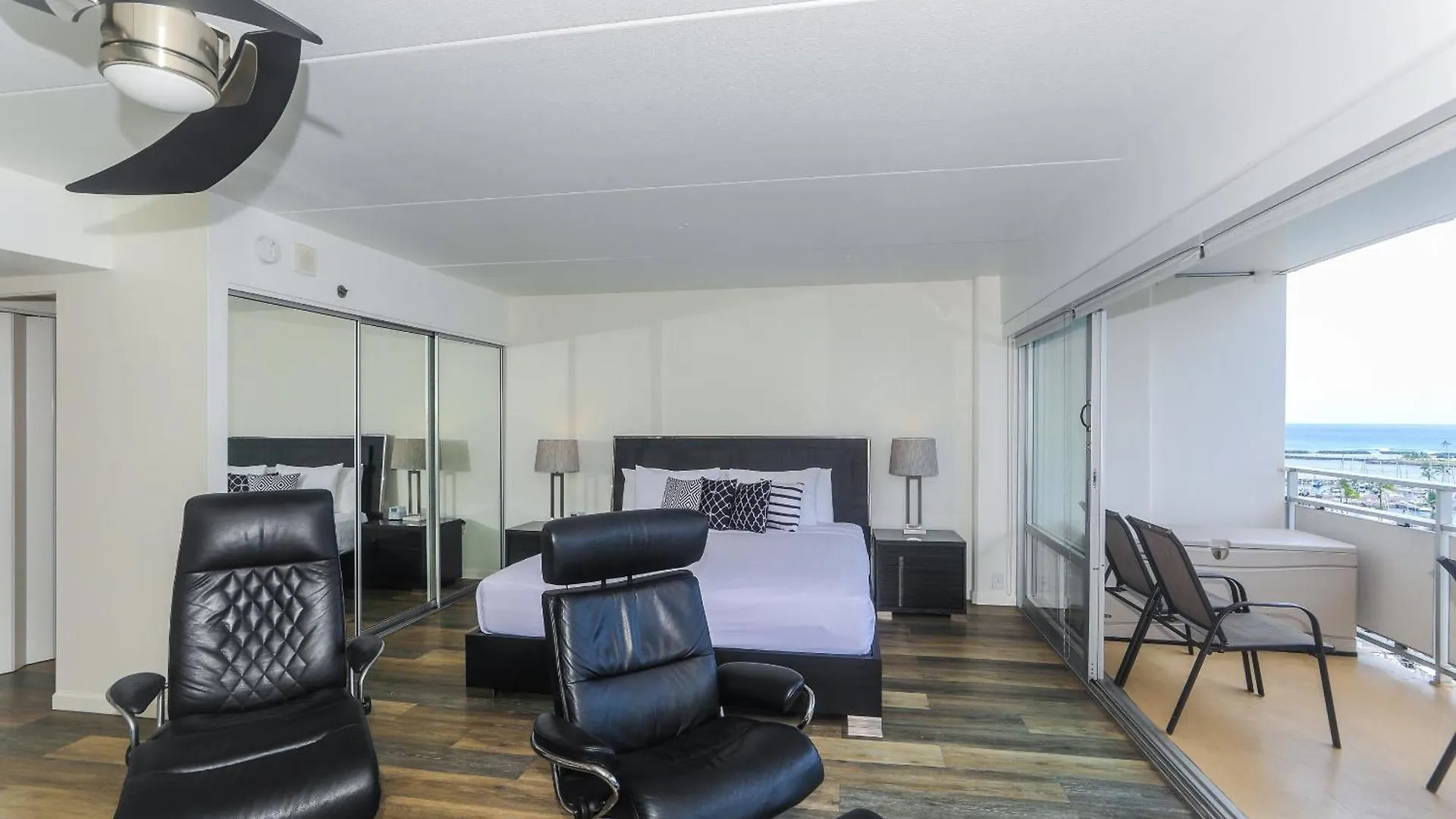 Ilikai Tower 1033 Yacht Harbor View 1Br Daire Honolulu ABD