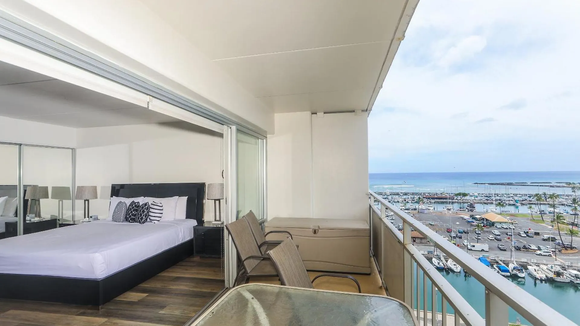 Ilikai Tower 1033 Yacht Harbor View 1Br Apartment Honolulu